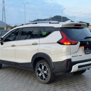 xpander cross 2020 trắng