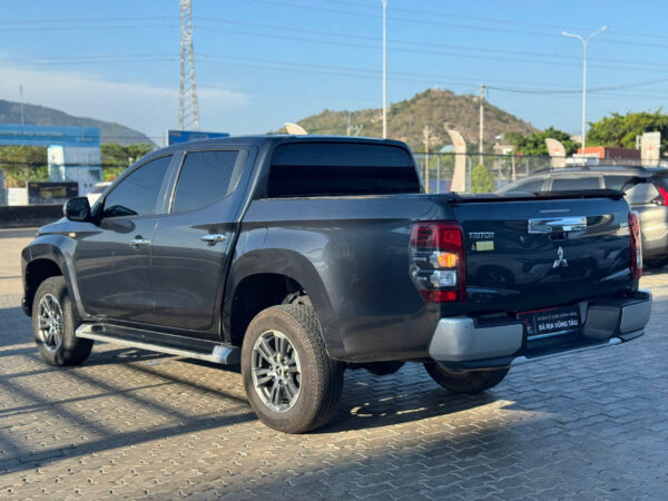 triton 4x2 at 2021 xám