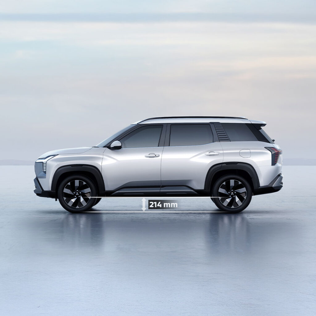 Khoảng sáng gầm hàng đầu phân khúc 214mm