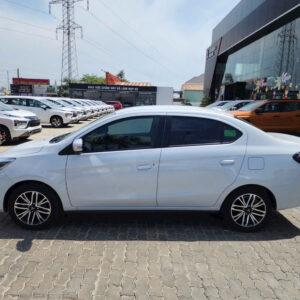 attrage premium trắng 2023