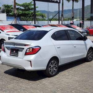 attrage premium trắng 2023