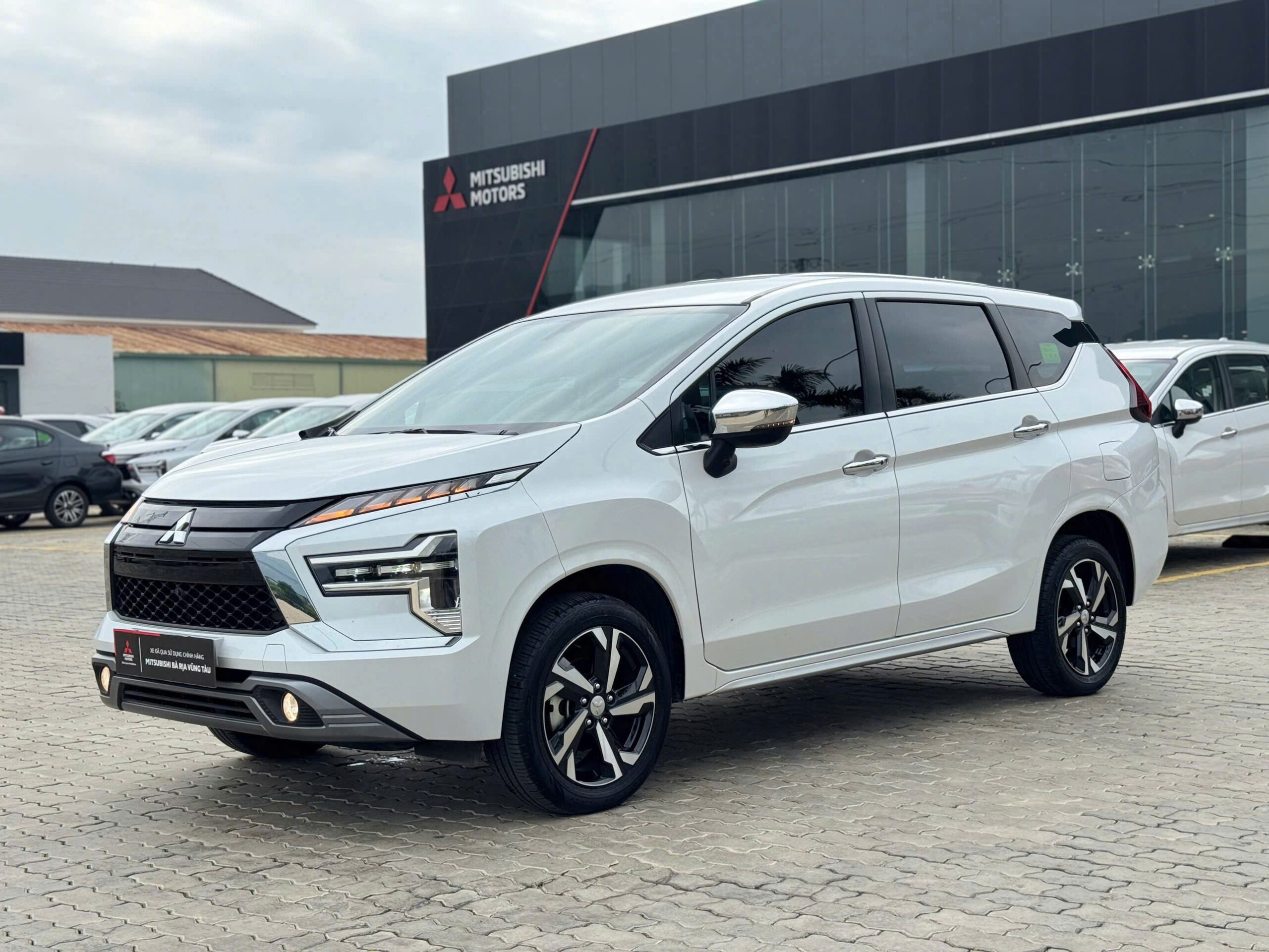 xpander premium 2023