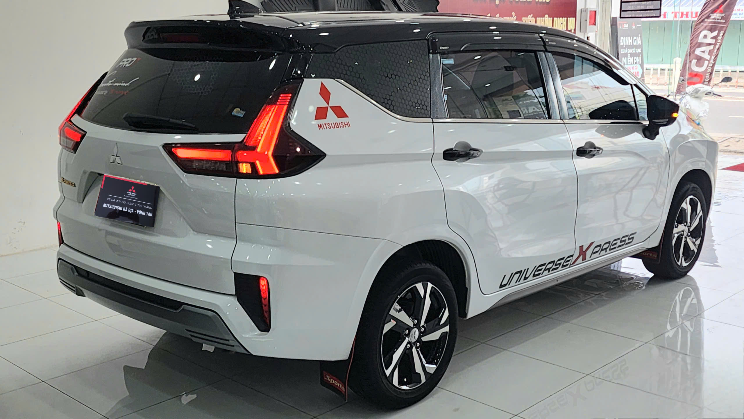 xpander premium 2024